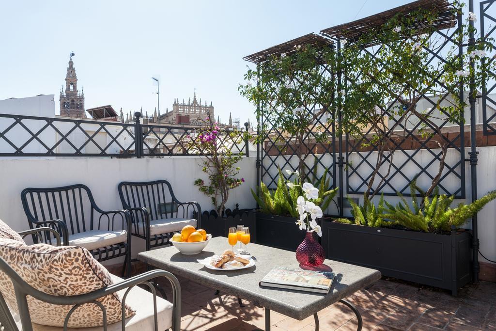 City Rooftop Paradise - Space Maison Apartments إشبيلية الغرفة الصورة