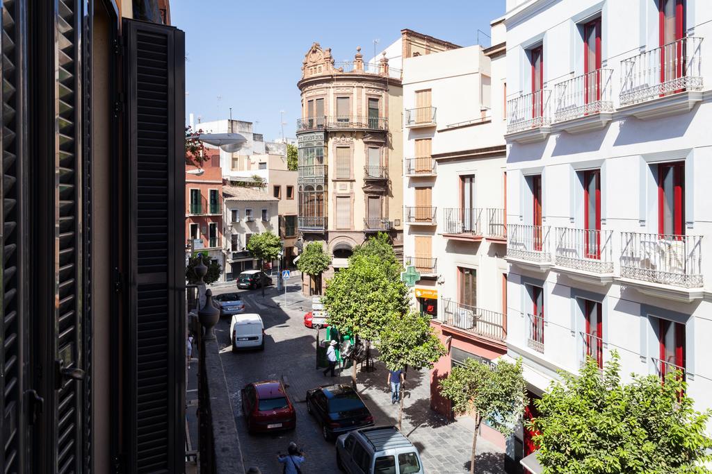 City Rooftop Paradise - Space Maison Apartments إشبيلية الغرفة الصورة