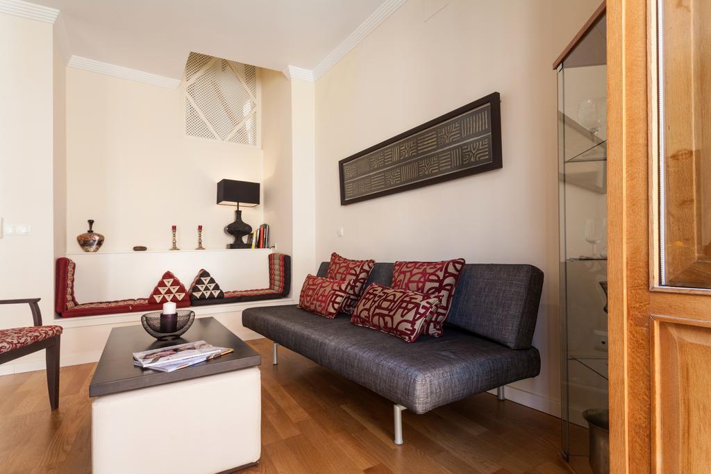 City Rooftop Paradise - Space Maison Apartments إشبيلية الغرفة الصورة