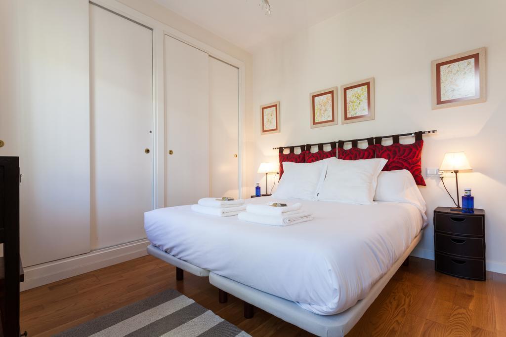 City Rooftop Paradise - Space Maison Apartments إشبيلية الغرفة الصورة